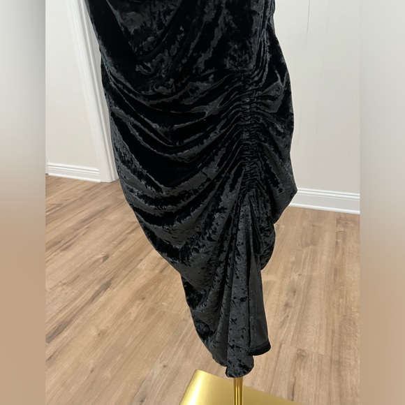 REBDOLLS Velvet Ruched Bodycon Dress - Picture 4 of 15